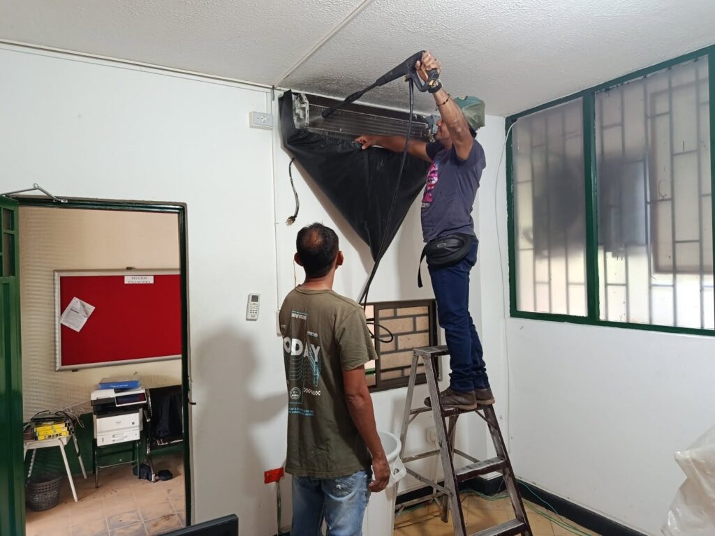 Seguimos trabajando día a día por nuestra institución educativa
